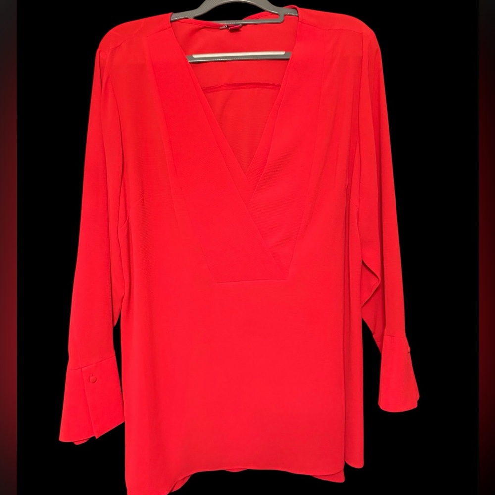 Vince Camuto vibrant red gorgeous blouse xl
Stunning red